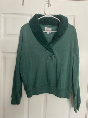 American Eagle Women’s size Medium Cozy Green Sherpa-Trim Quarter Button Sweater